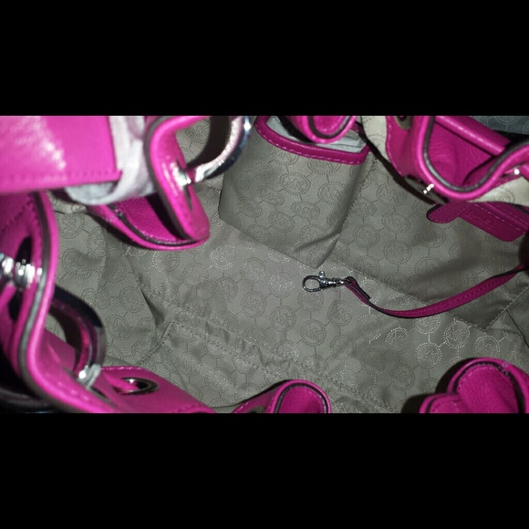 Michael Kors - Picture 2 of 3