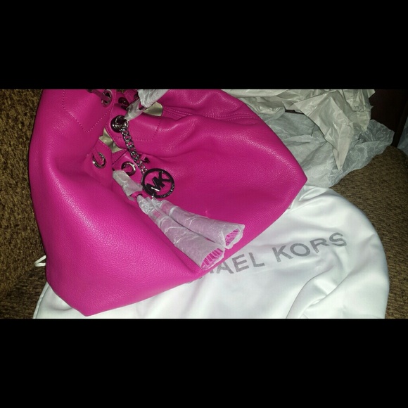 Michael Kors - Picture 3 of 3