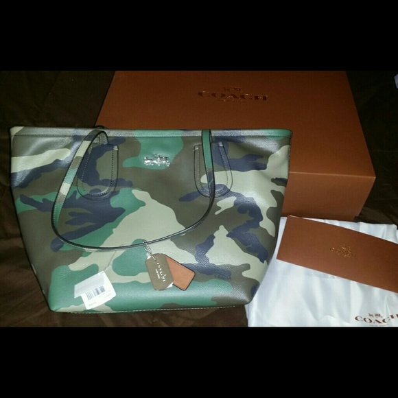 COACH Taxi Zip Tote in Camo Print Leather