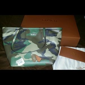 COACH Taxi Zip Tote in Camo Print Leather