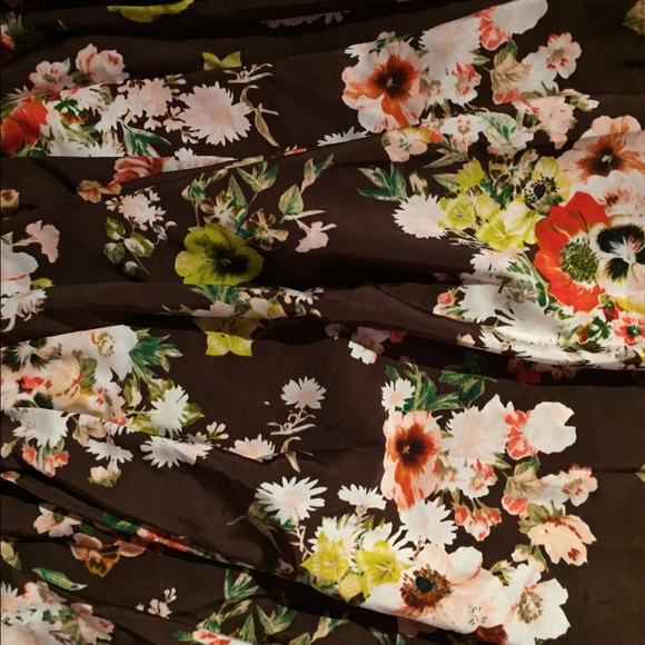 Vera Wang brown floral skirt - Picture 2 of 2