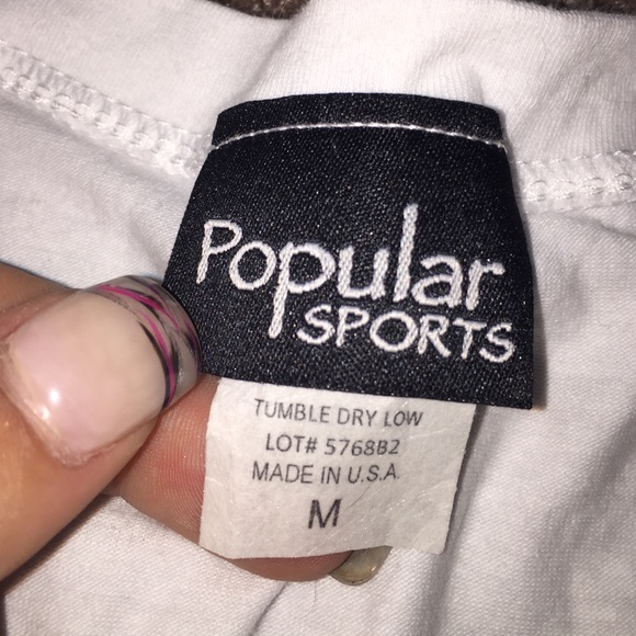 Looking For Mr.Grey tee - Picture 3 of 3