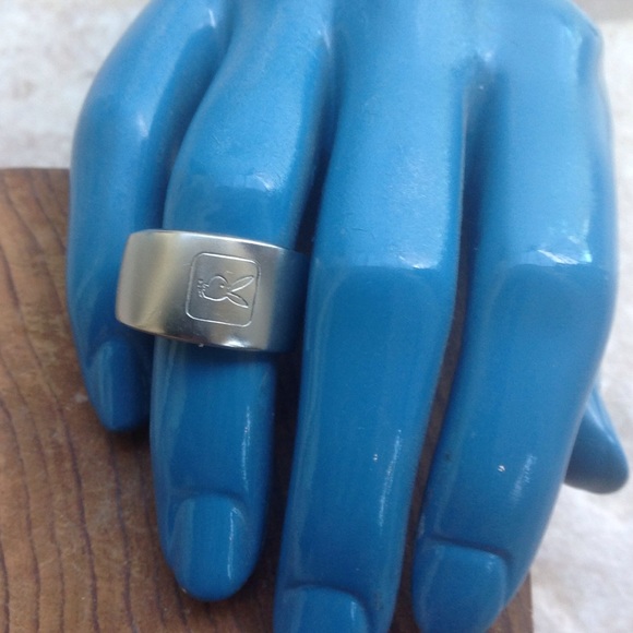 "Playboy" bunny ring. 🐇🐇 - Picture 5 of 7