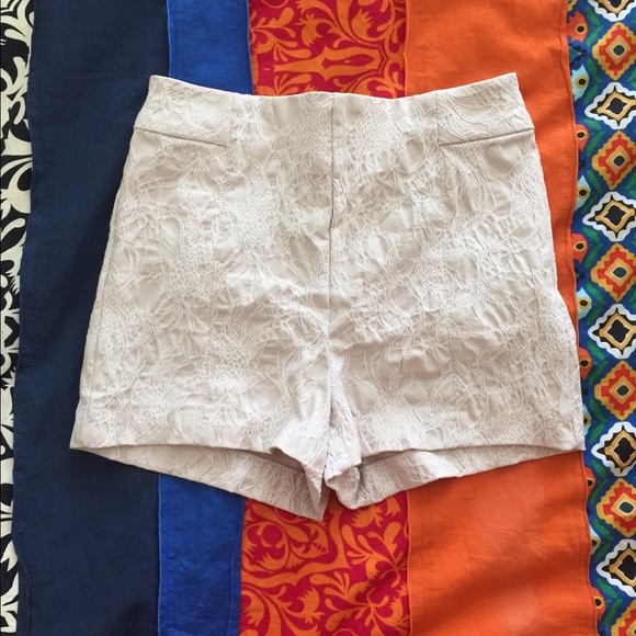 Urban Outfitters high-waisted shorts - Picture 1 of 3