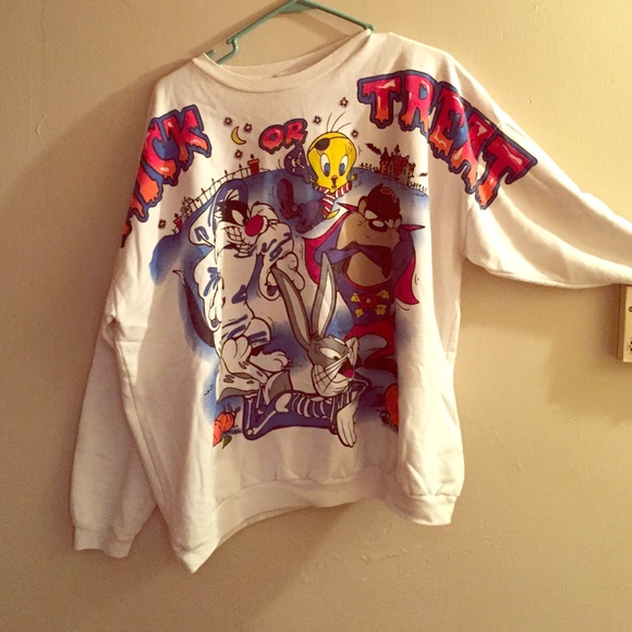 Vintage looney toons trick or treat sweater