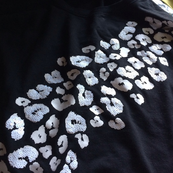 Sweater with cropped sleeves