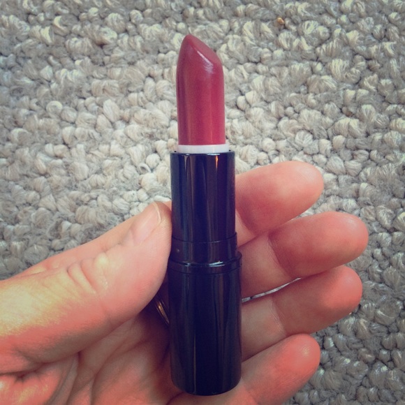 Senna cream lipstick in Ruby