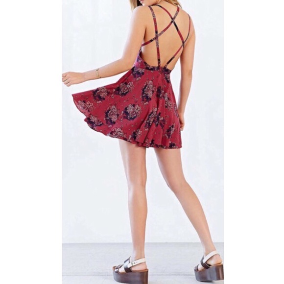 COMING SOON RED STRAPPY BACKLESS SUN DRESS IN MED - Picture 1 of 4