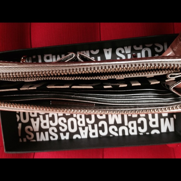 Marc Jacobs silver wallet - Picture 3 of 4