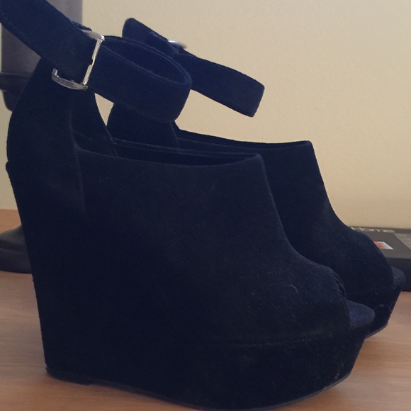 Bakers "Kiersten" wedges!