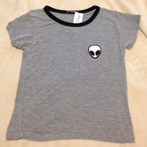 Brandy Melville Tops - 🌟SOLD🌟 Brandy Melville alien patch shirt