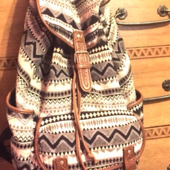 AEROPOSTALE  TOTE AZTEC PRINT