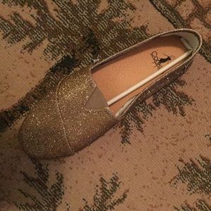 Brand new like toms by Corkys