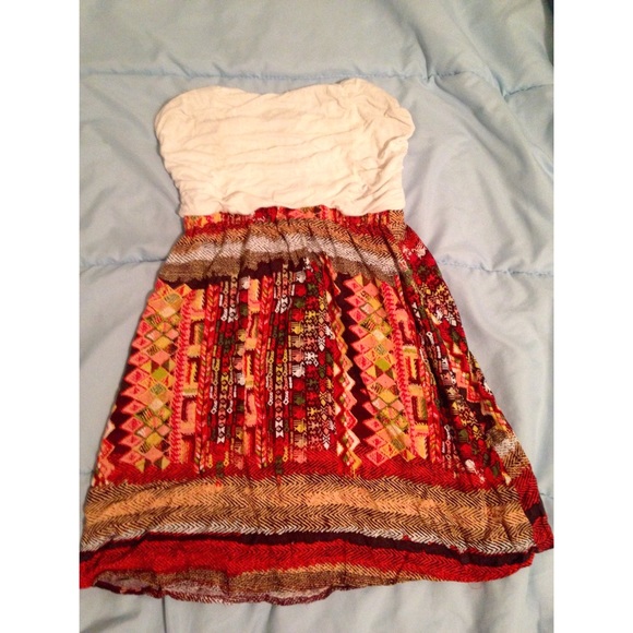Wet seal Aztec print strapless dress 😍