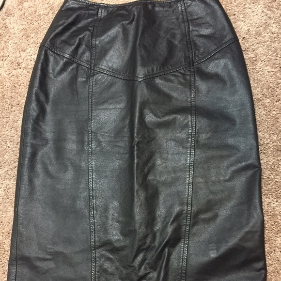 Byrnes & Baker leather skirt size 6