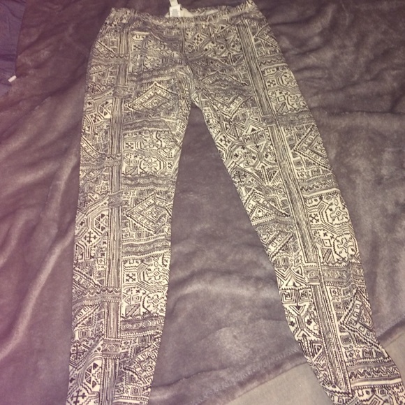 Billabong Cream Tribal Leggings