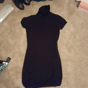 Venus tirtle neck short sleeve dress