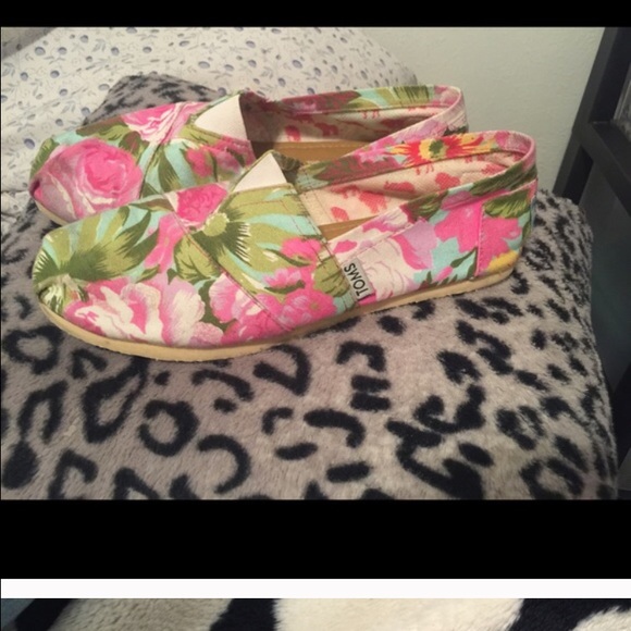 Toms