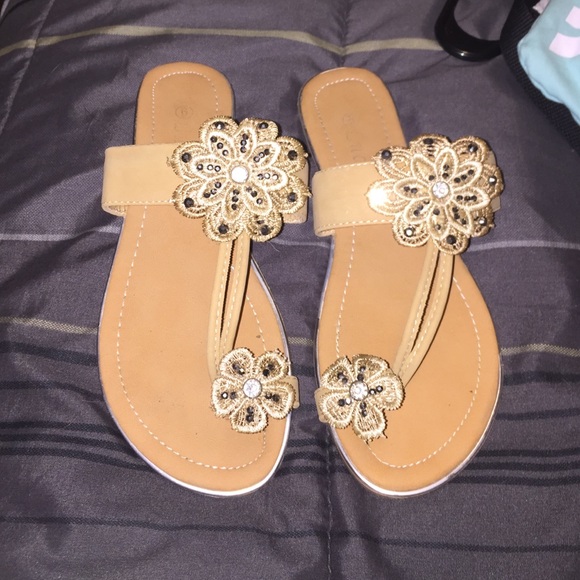 Shoes - Flower sandals