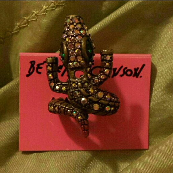 Betsey Johnson alligator ring