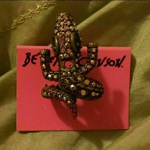 Betsey Johnson alligator ring