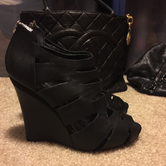BCBGeneration Shoes - ☑️BCBGeneration wedge sandal