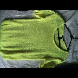 Pastel yellow short sleeved cable knit sweater