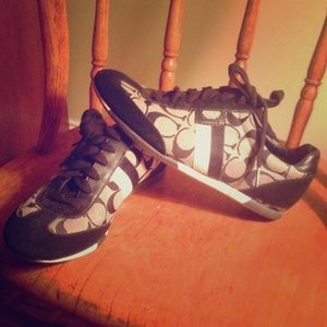 7.5 Coach tennis shoes