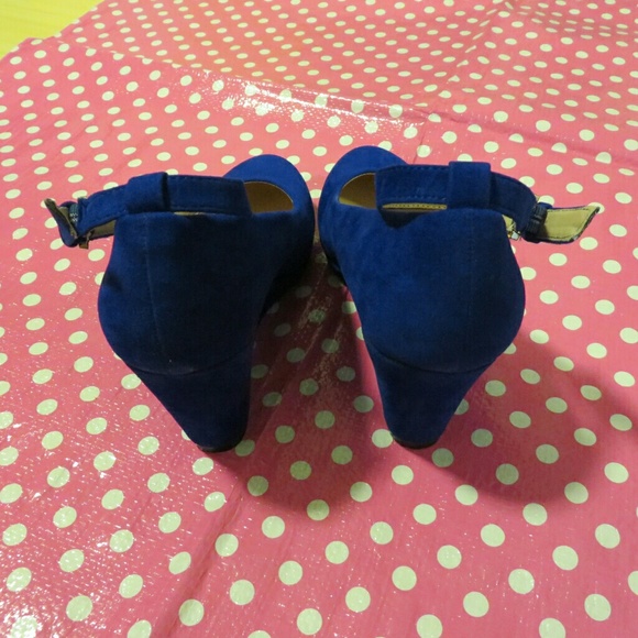 Blue high heel - Picture 3 of 4