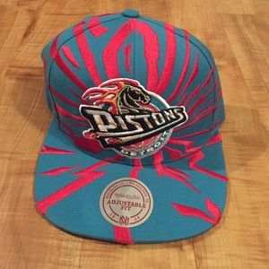 CLASSIC Detroit Pistons SnapBack!!
