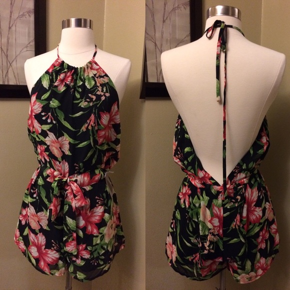 ❌SOLD❌Open-Back Halter Romper