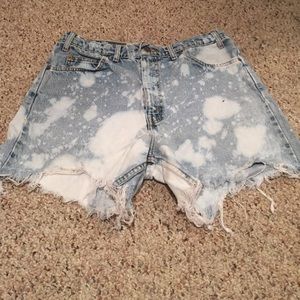 Boyfriend Fit Bleached jean shorts