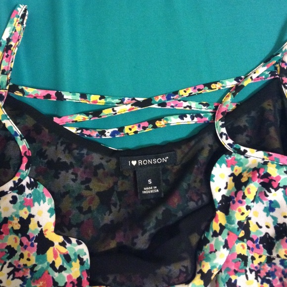 I ๐ Ronson Floral Tank - Picture 2 of 2