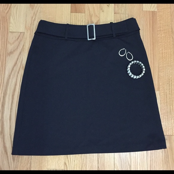New York & Company Dresses & Skirts - 💋LAST CHANCE💋NY&C Black Skirt w/ Silver Buckle
