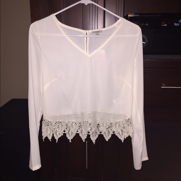 never worn. white bottom laced top