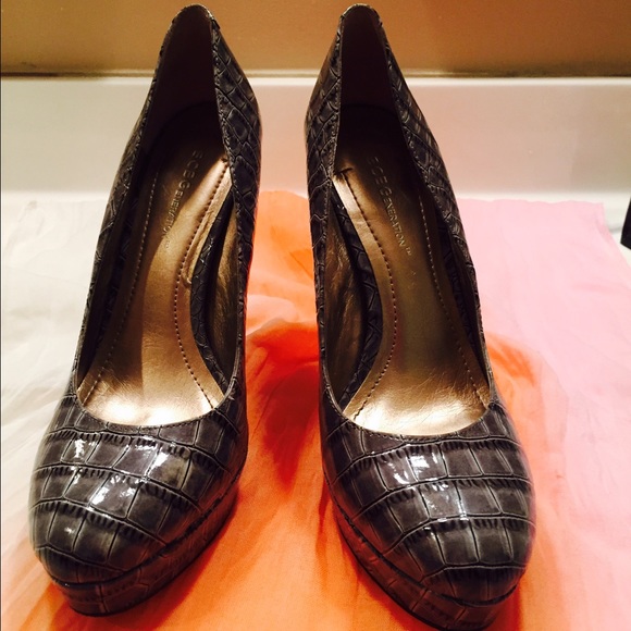BCBG "Jodie" Platform Pump - Color: Gray - Size: 8 - Picture 2 of 4