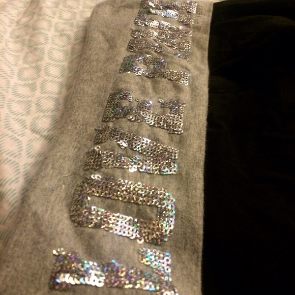 VS yoga capris - Picture 3 of 4