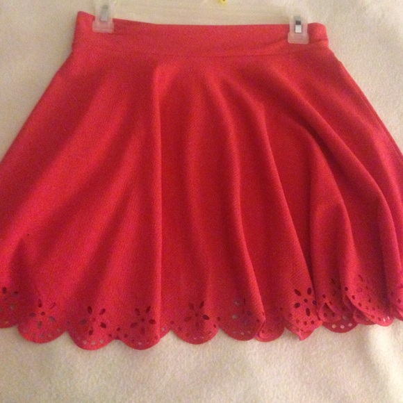 Peach/Pink flowered cut out trim skirt