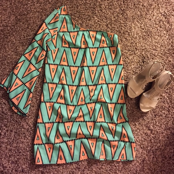 One sleeve shift dress