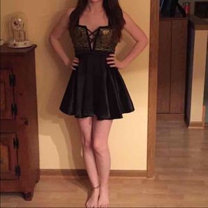 Black and Gold Homecoming/Prom/Party Dress