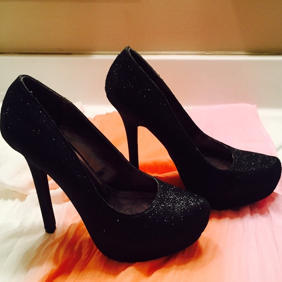 F21 NWOT Black "Glam" Platforms - Size: 8 ๐๐ ๐! - Picture 2 of 4