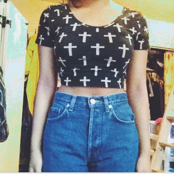 FOREVER 21 Cross Crop Top