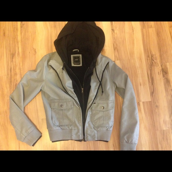 Obey sweater