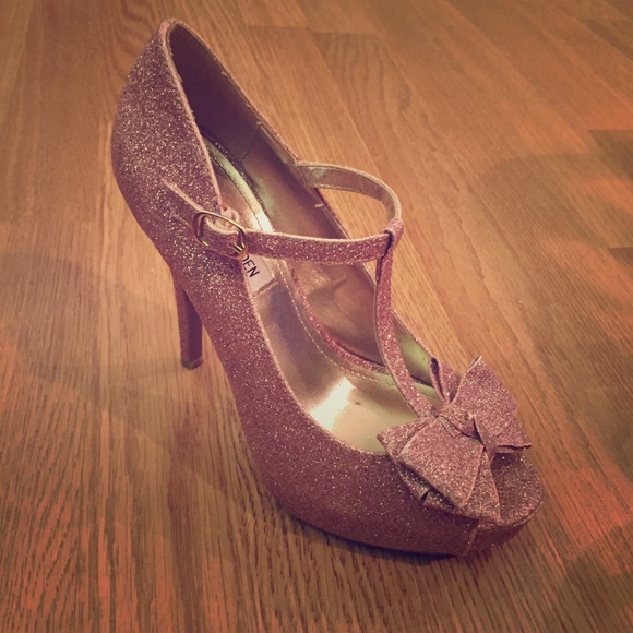Pink sparkly Steve Madden heels 🎀