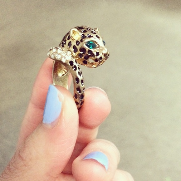 ❌SOLD❌ Emerald-Eyed Leopard Ring