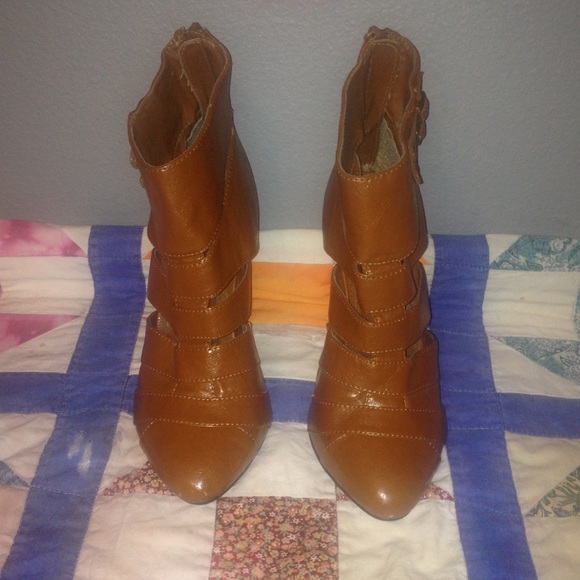 Dark Caramel ankle booties