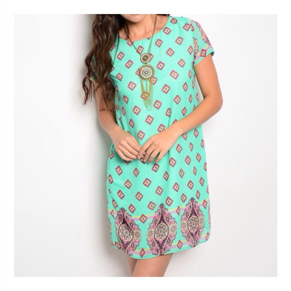 Dresses & Skirts - Stunning