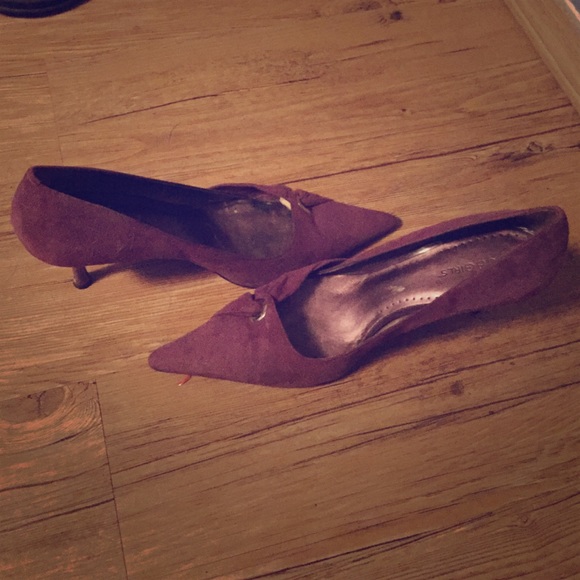 Purple Suede BCBGirls Point Toe Heels - Picture 1 of 1
