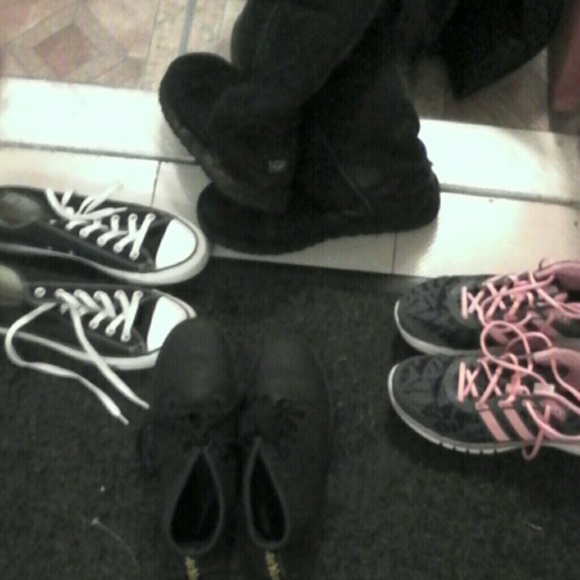 Shoes mark brand