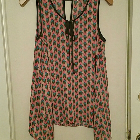 Fun contrast print tank